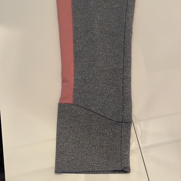 Women’s spandex pants. Size medium. Elastic waist band. - Picture 2 of 9